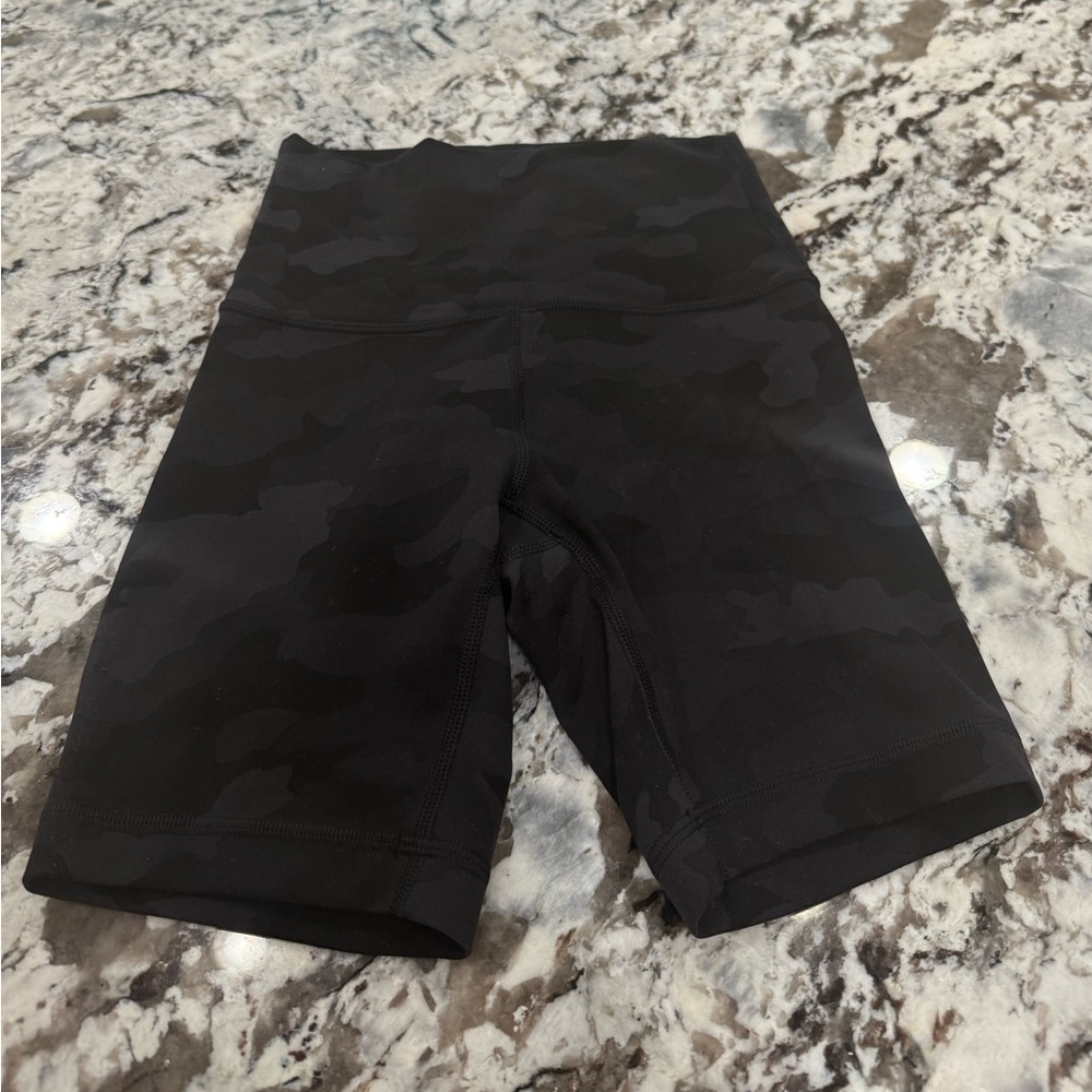 NWOT Lululemon bike shorts size 2